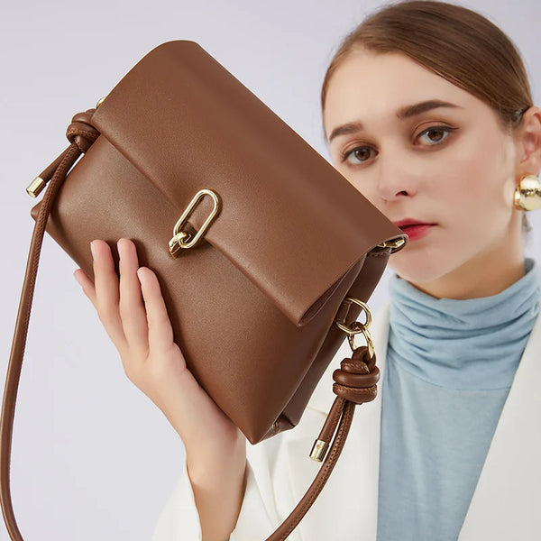 Bolso de hombro cruzado de moda para mujer 2024, nuevo bolso de mensajero de lujo de piel sintética de diseño con correa ajustable para mujer