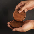 TIME OWNER Posavasos de madera de nogal y haya para té o café, manteles individuales decorativos, resistentes al calor, cuadrados, para bebidas, cuencos y teteras