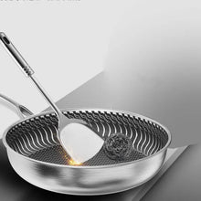 Tri-Ply Honeycomb Stainless Skillet