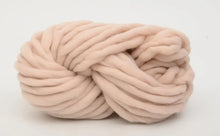Super Bulky Arm Knitting Wool Roving Knitted Blanket Chunky Wool Yarn Super Thick Yarn For Knitting/Crochet/Carpet/Hats
