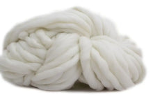 Super Bulky Arm Knitting Wool Roving Knitted Blanket Chunky Wool Yarn Super Thick Yarn For Knitting/Crochet/Carpet/Hats