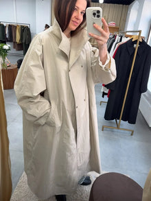 Women Casual Long Trench Coat with Lapel Collar Single-Breasted Batwing Sleeves Windbreaker New Streetwear Oversized Outerwear