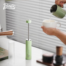 Juego de espumador de leche eléctrico para café Bincoo con taza, mezclador de espuma de leche, taza para arte latte de 300/450 ml