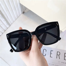 Hot Sale Classic Vintage Square Sunglasses Women Oversized Sunglass Woman Men Retro Black Sun Glasses Shades Driver Goggle