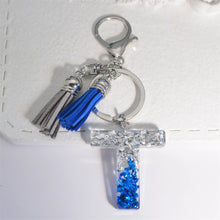 Llaveros creativos de resina de 26 letras con borla, accesorios de moda con iniciales, lentejuelas, color azul y plateado, colgante para bolso