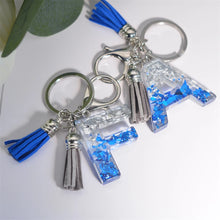 Llaveros creativos de resina de 26 letras con borla, accesorios de moda con iniciales, lentejuelas, color azul y plateado, colgante para bolso