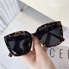 Hot Sale Classic Vintage Square Sunglasses Women Oversized Sunglass Woman Men Retro Black Sun Glasses Shades Driver Goggle